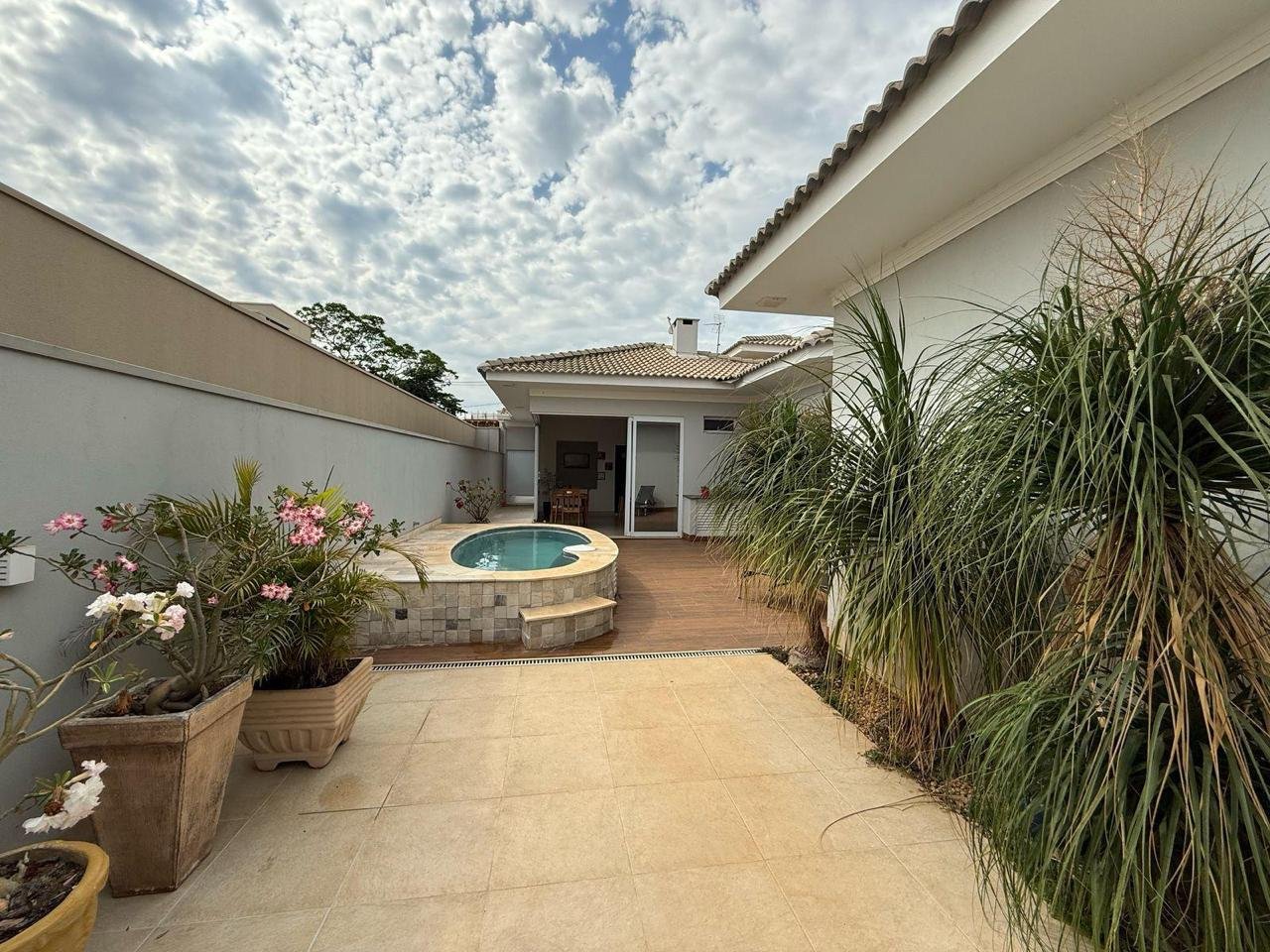 Casa de Alto Padrão à Venda – Condomínio Residencial Valência I